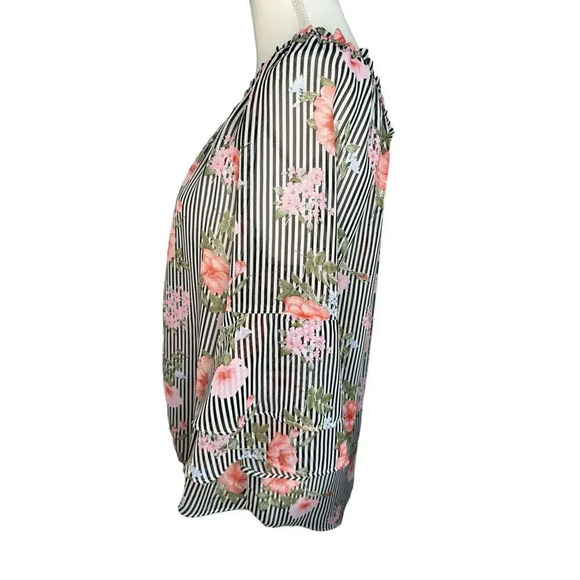 I.N. Studio‎ Petite Large Floral Striped Tiered Bell Sleeve Blouse - Picture 2 of 6